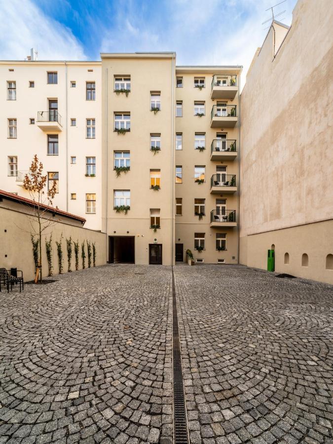 The Viaduct - Suites & More Prag Eksteriør billede