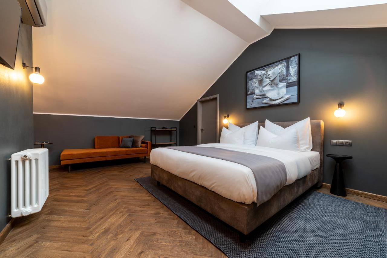 The Viaduct - Suites & More Prag Eksteriør billede
