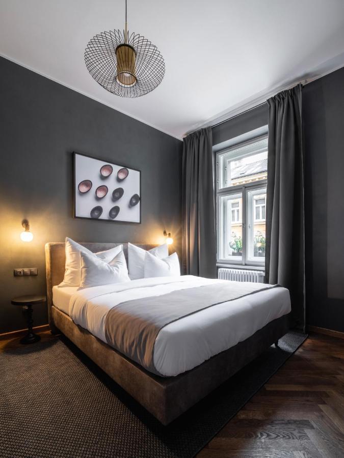 The Viaduct - Suites & More Prag Eksteriør billede