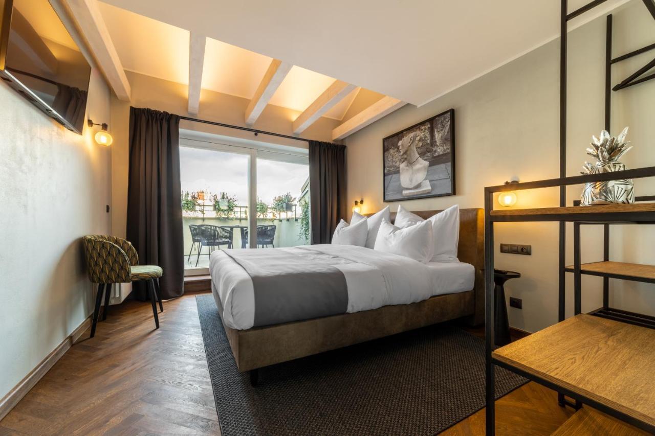 The Viaduct - Suites & More Prag Eksteriør billede