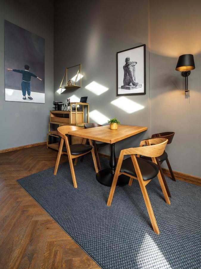 The Viaduct - Suites & More Prag Eksteriør billede